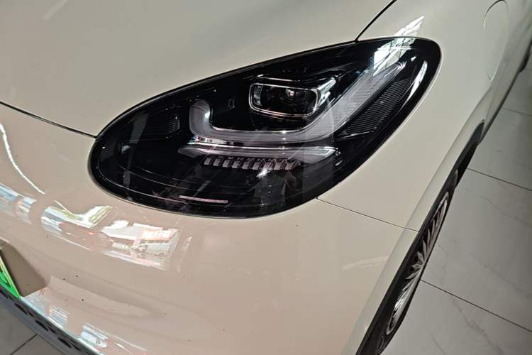 Used Wuling Bingo 2024 333 km Lingxi Connected Version Left Front Headlight