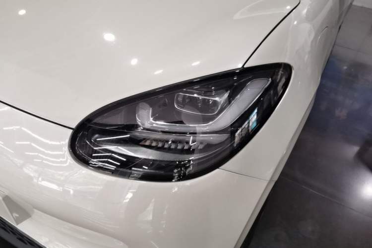 Used Wuling Bingo 2024 333 km Lingxi Connected Version Left Front Headlight