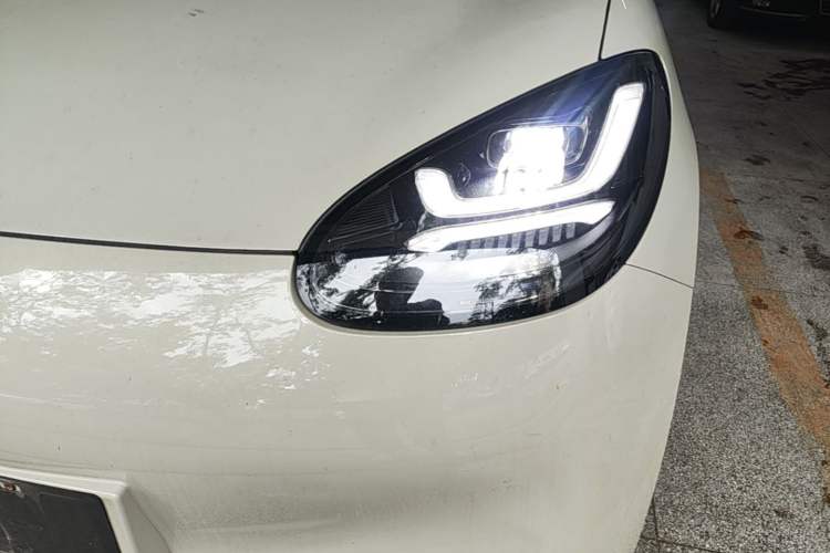 Used Wuling Bingo 2024 333 km Lingxi Connected Version Left Front Headlight