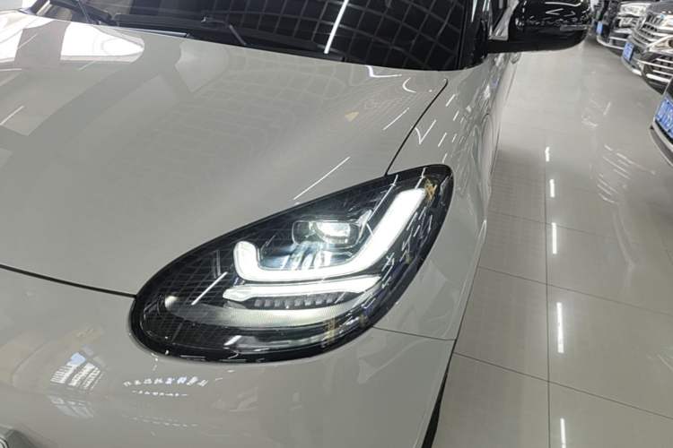 Used Wuling Bingo 2024 333 km Lingxi Connected Version Left Front Headlight