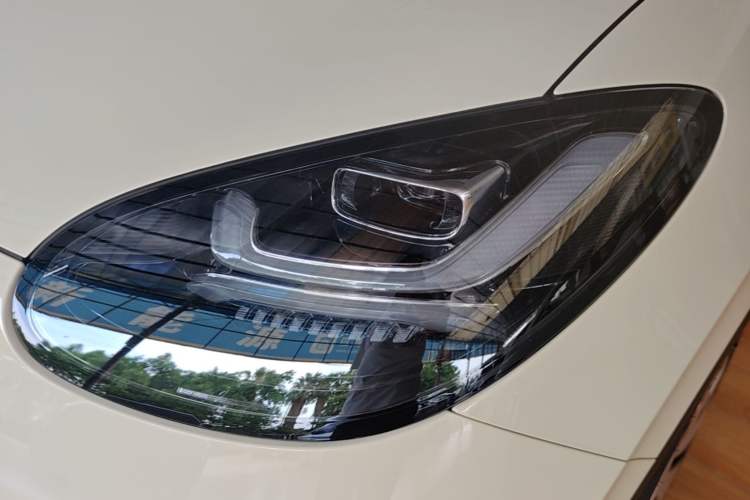 Used Wuling Bingo 2024 333 km Lingxi Connected Version Left Front Headlight