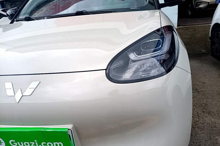 Used Wuling Bingo 2024 333 km Lingxi Connected Version Left Front Headlight