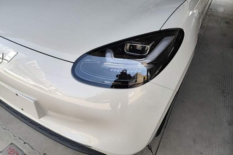 Used Wuling Bingo 2024 333 km Lingxi Connected Version Left Front Headlight