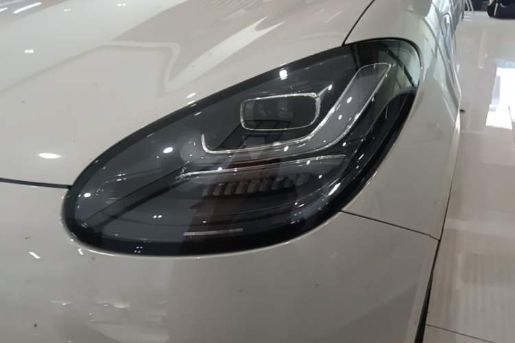 Used Wuling Bingo 2024 333 km Enjoyment Version Left Front Headlight