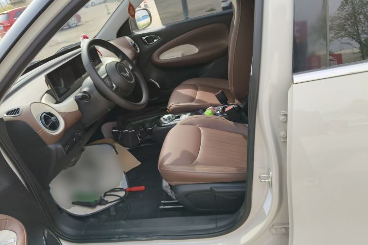 Used Wuling Bingo 2024 333 km Enjoyment Version Left Front Seat