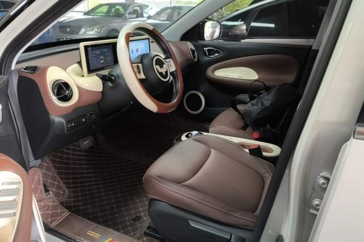 Used Wuling Bingo 2024 333 km Enjoyment Version Left Front Seat