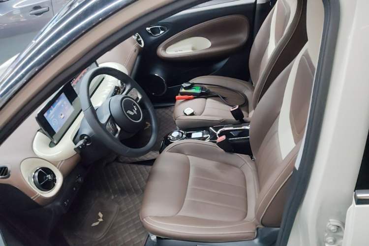 Used Wuling Bingo 2024 333 km Enjoyment Version Left Front Seat