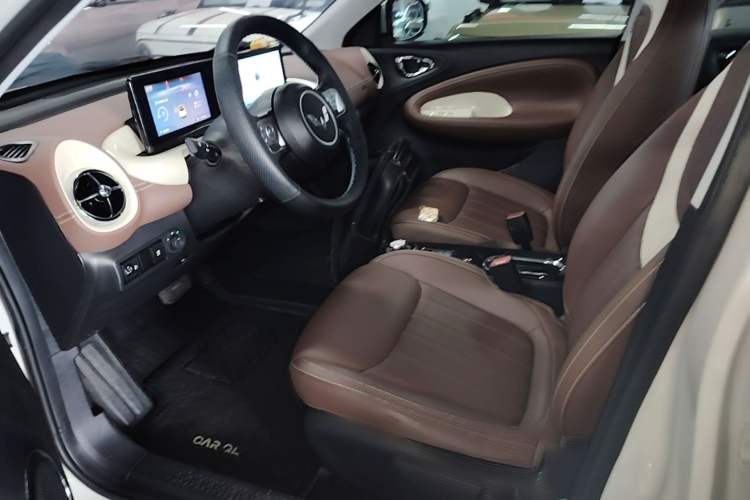 Used Wuling Bingo 2024 333 km Enjoyment Version Left Front Seat