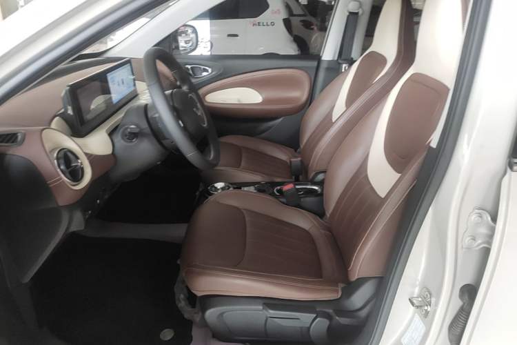 Used Wuling Bingo 2024 333 km Enjoyment Version Left Front Seat