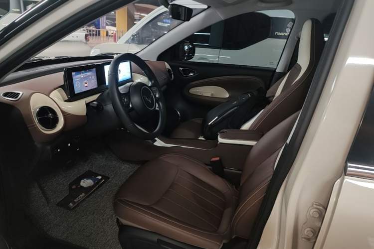 Used Wuling Bingo 2024 333 km Enjoyment Version Left Front Seat