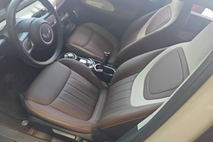 Used Wuling Bingo 2024 333 km Enjoyment Version Left Front Seat
