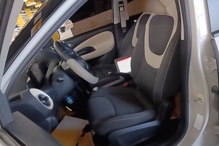 Used Wuling Bingo 2024 203km Light Edition Left Front Seat