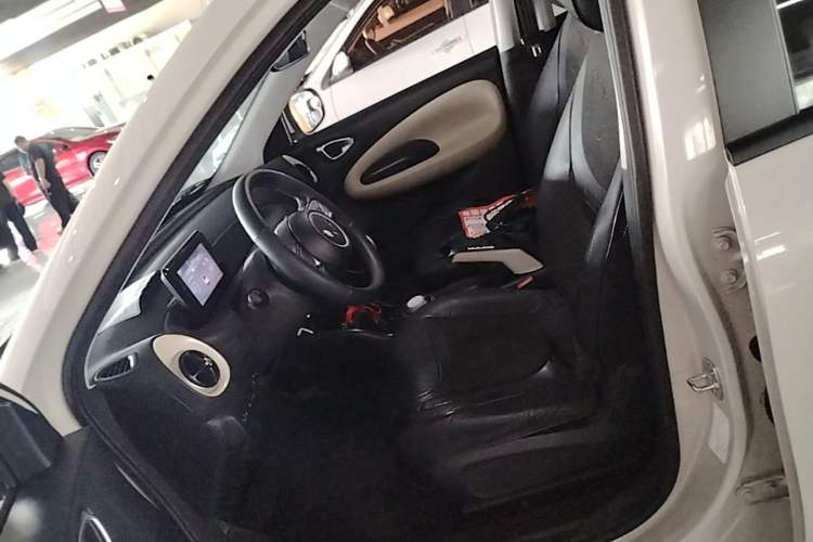 Used Wuling Bingo 2024 203km Light Edition Left Front Seat