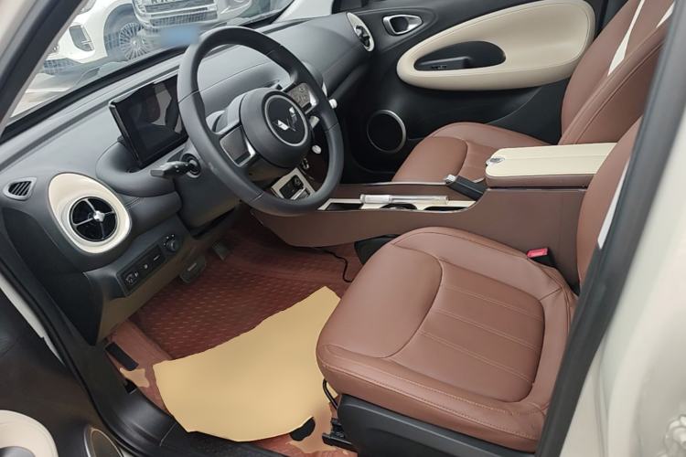 Used Wuling Bingo 2024 203km Light Edition Left Front Seat