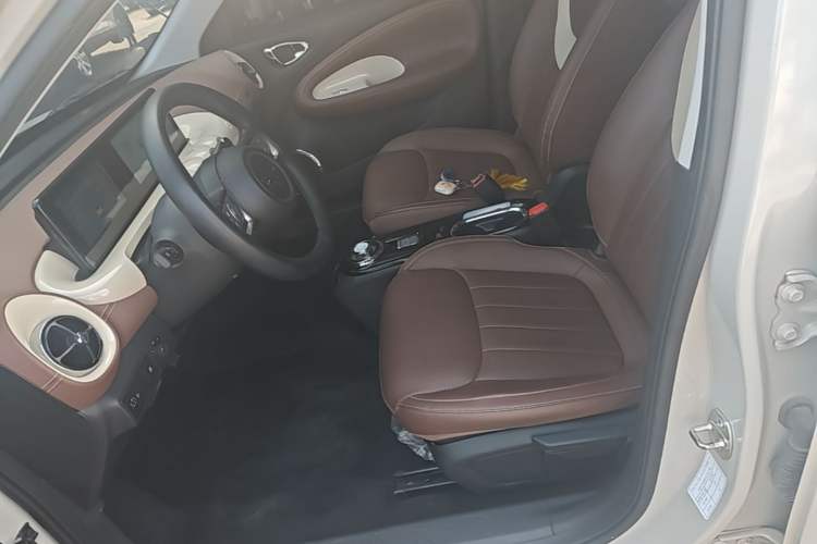 Used Wuling Bingo 2024 333 km Enjoyment Version Left Front Seat