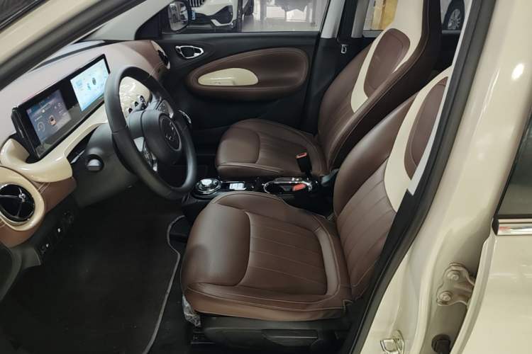 Used Wuling Bingo 2024 333 km Enjoyment Version Left Front Seat