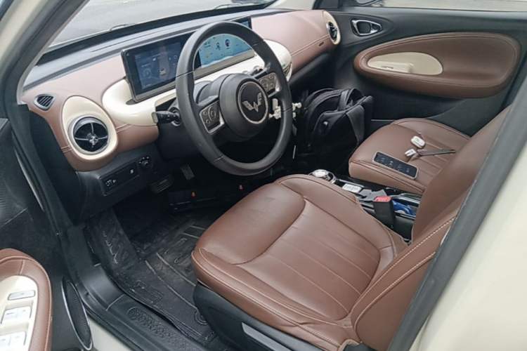 Used Wuling Bingo 2024 333 km Enjoyment Version Left Front Seat