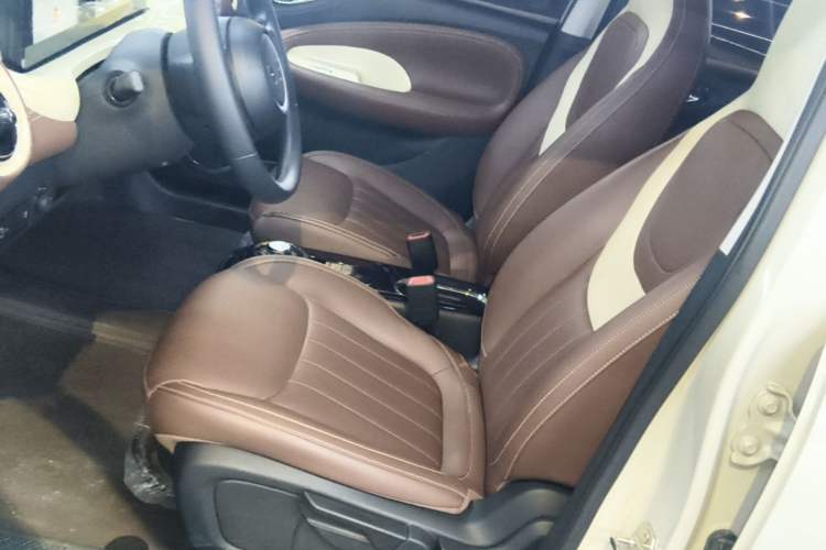 Used Wuling Bingo 2024 333 km Enjoyment Version Left Front Seat