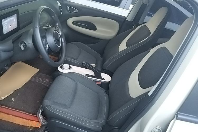 Used Wuling Bingo 2024 203km Light Edition Left Front Seat