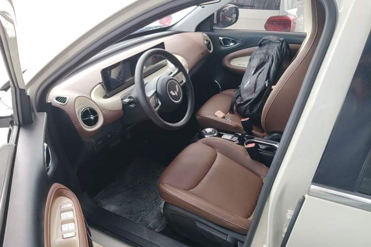 Used Wuling Bingo 2024 333 km Enjoyment Version Left Front Seat