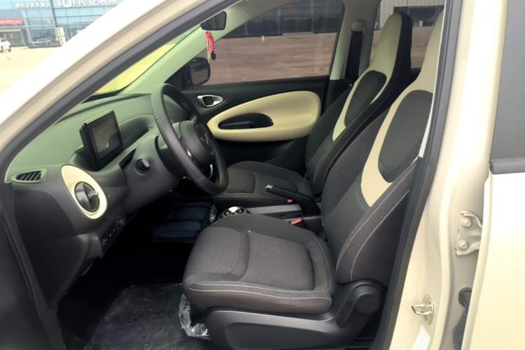 Used Wuling Bingo 2024 203km Light Edition Left Front Seat