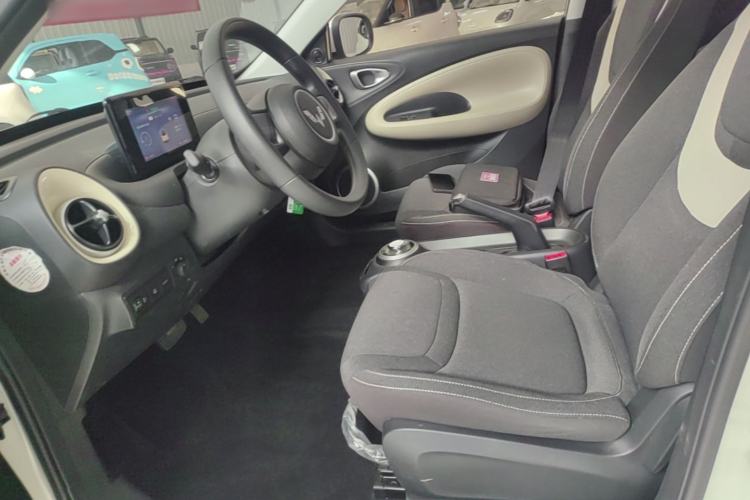 Used Wuling Bingo 2024 203km Light Edition Left Front Seat
