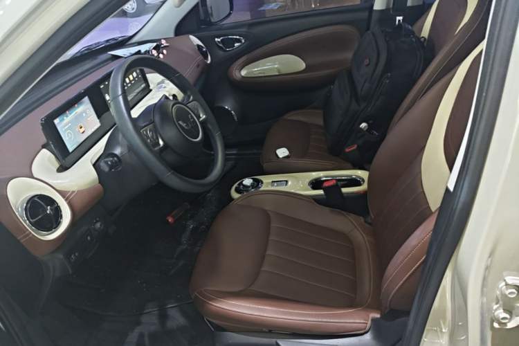 Used Wuling Bingo 2024 333 km Enjoyment Version Left Front Seat