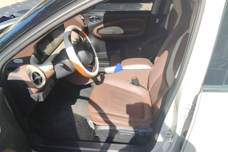 Used Wuling Bingo 2024 333 km Enjoyment Version Left Front Seat
