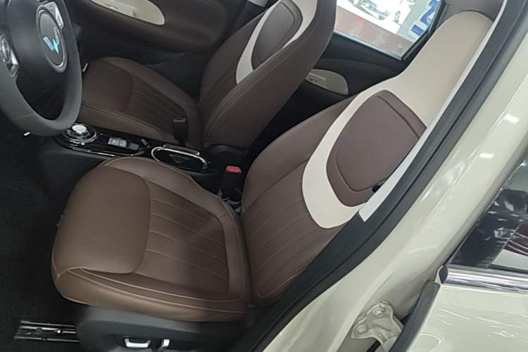 Used Wuling Bingo 2024 333 km Lingxi Connected Version Left Front Seat