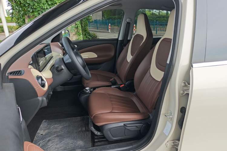 Used Wuling Bingo 2024 333 km Enjoyment Version Left Front Seat