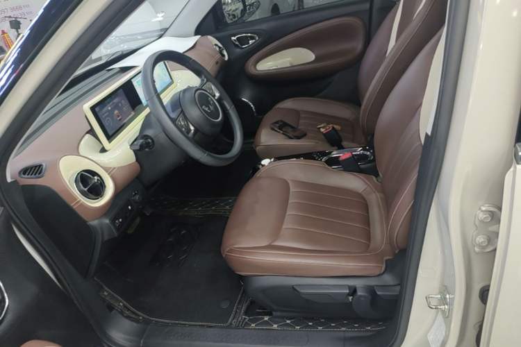 Used Wuling Bingo 2024 333 km Enjoyment Version Left Front Seat