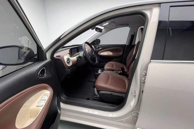 Used Wuling Bingo 2024 333 km Enjoyment Version Left Front Seat