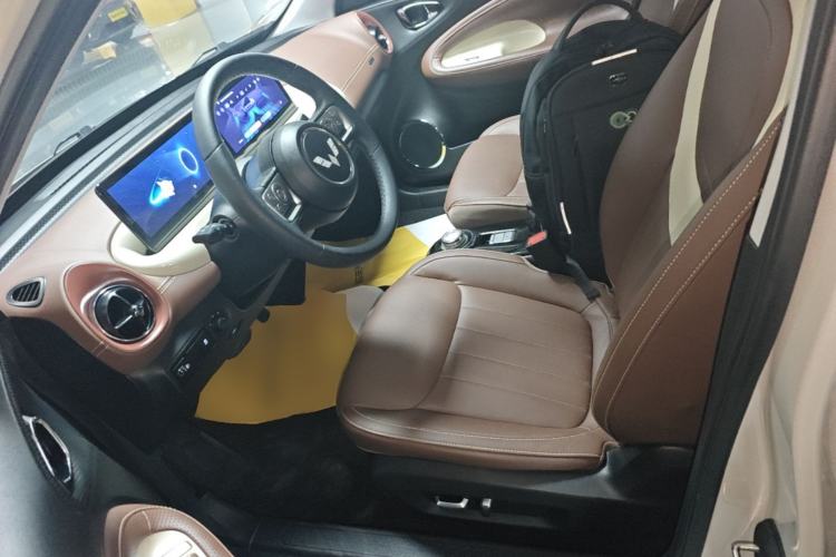 Used Wuling Bingo 2024 333 km Lingxi Connected Version Left Front Seat