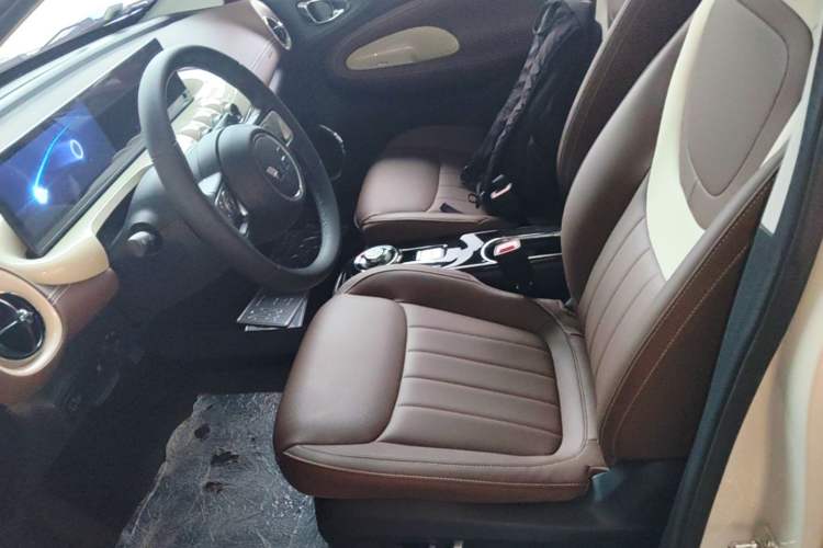 Used Wuling Bingo 2024 333 km Lingxi Connected Version Left Front Seat
