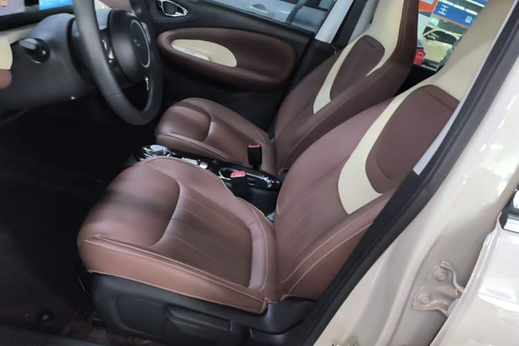 Used Wuling Bingo 2024 333 km Enjoyment Version Left Front Seat