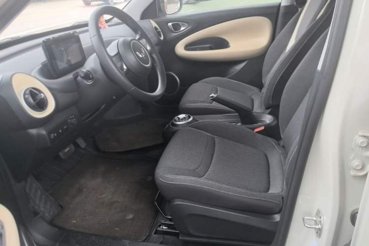 Used Wuling Bingo 2024 203km Light Edition Left Front Seat