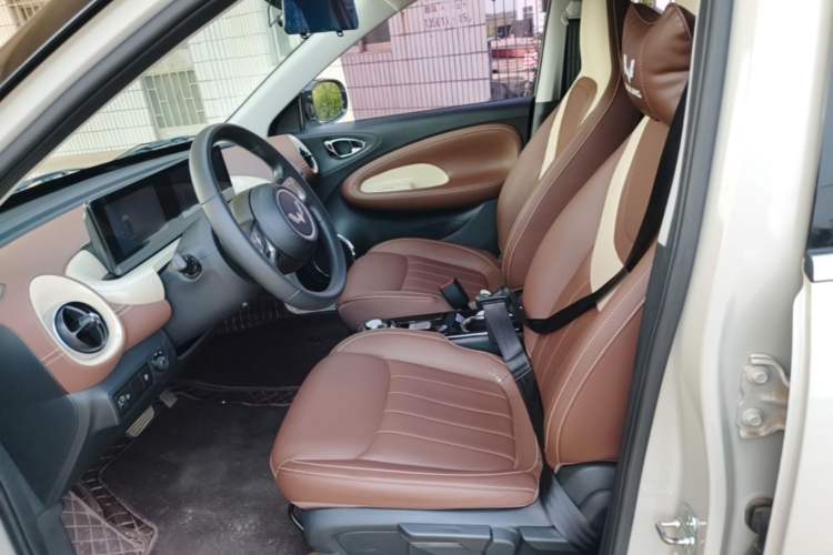 Used Wuling Bingo 2024 333 km Enjoyment Version Left Front Seat