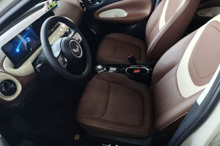 Used Wuling Bingo 2024 333 km Lingxi Connected Version Left Front Seat
