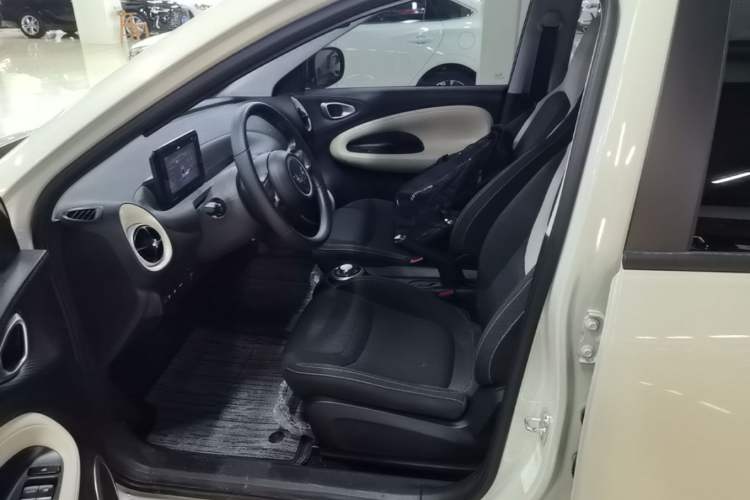 Used Wuling Bingo 2024 203km Light Edition Left Front Seat