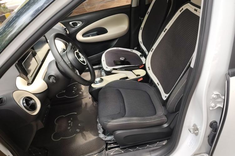 Used Wuling Bingo 2024 203km Light Edition Left Front Seat