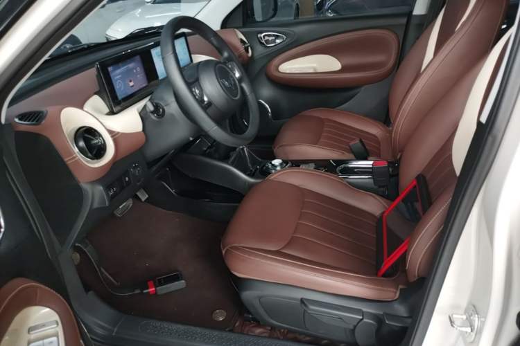 Used Wuling Bingo 2024 333 km Enjoyment Version Left Front Seat