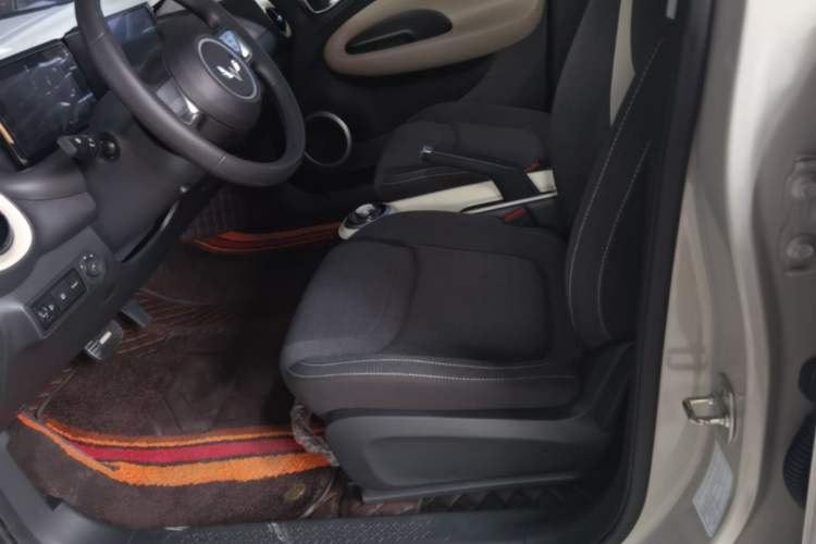 Used Wuling Bingo 2024 203km Light Edition Left Front Seat