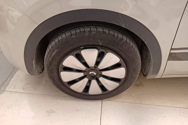 Used Wuling Bingo 2024 333 km Enjoyment Version Left Front Wheel Hub