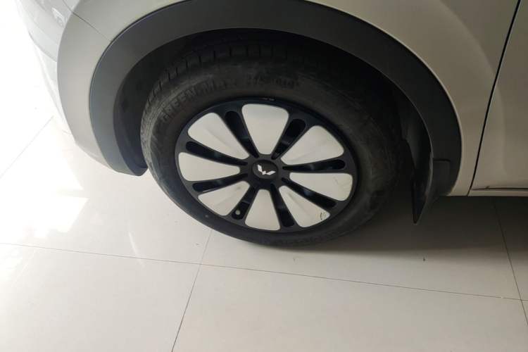 Used Wuling Bingo 2024 333 km Enjoyment Version Left Front Wheel Hub