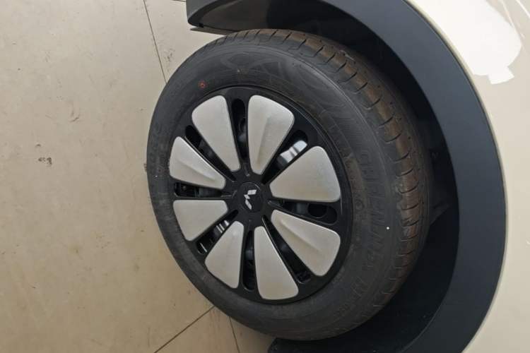 Used Wuling Bingo 2024 333 km Enjoyment Version Left Front Wheel Hub