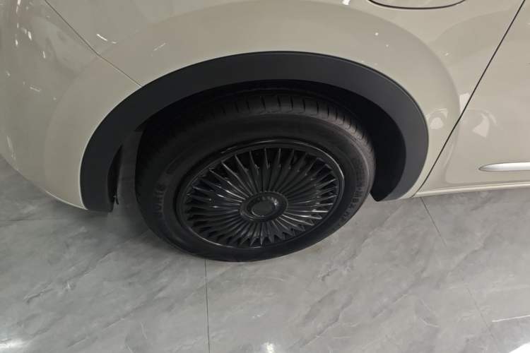 Used Wuling Bingo 2024 203km Light Edition Left Front Wheel Hub