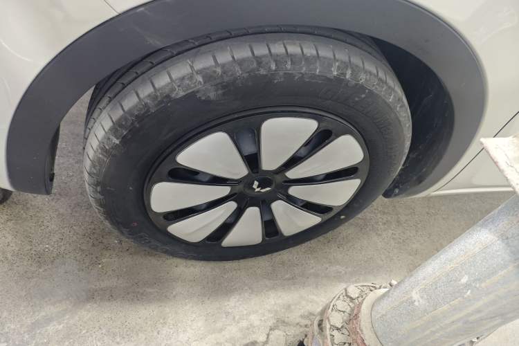 Used Wuling Bingo 2024 333 km Enjoyment Version Left Front Wheel Hub