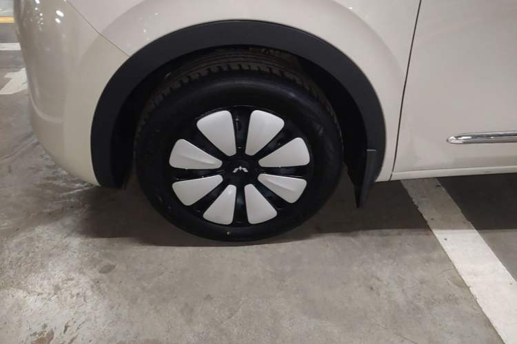Used Wuling Bingo 2024 333 km Enjoyment Version Left Front Wheel Hub