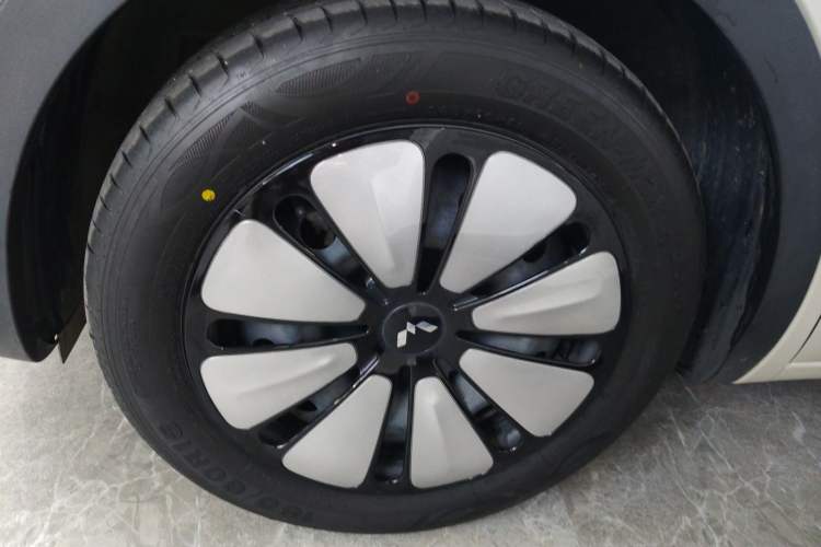 Used Wuling Bingo 2024 333 km Enjoyment Version Left Front Wheel Hub