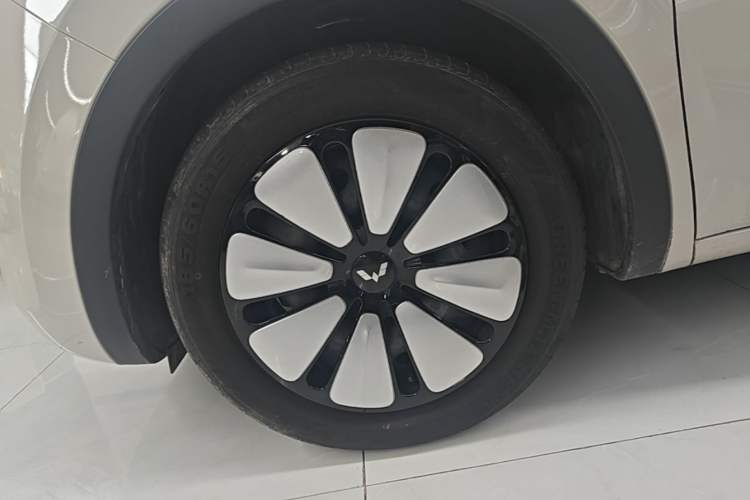 Used Wuling Bingo 2024 333 km Enjoyment Version Left Front Wheel Hub